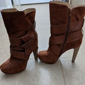 Fall heeled boots